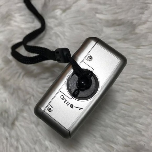 Canon ELPH LT 260 Advanced Photo System Camera w/ Case - Picture 6 of 13